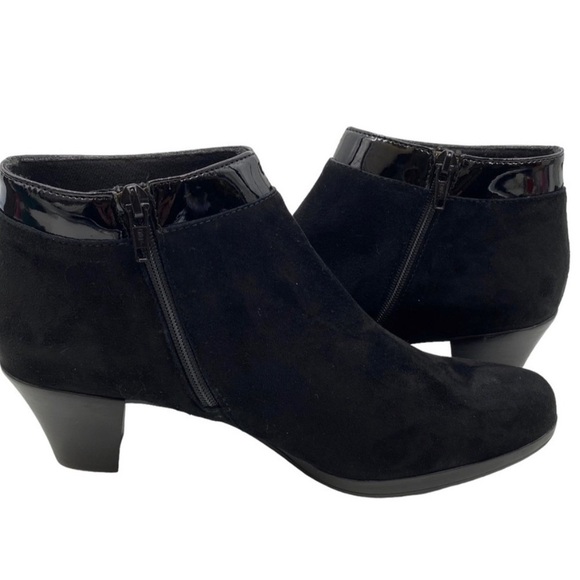 Munro Hope Women's Black Leather w/patent trim Ankle Boots 7.5. NWOT - Picture 2 of 12